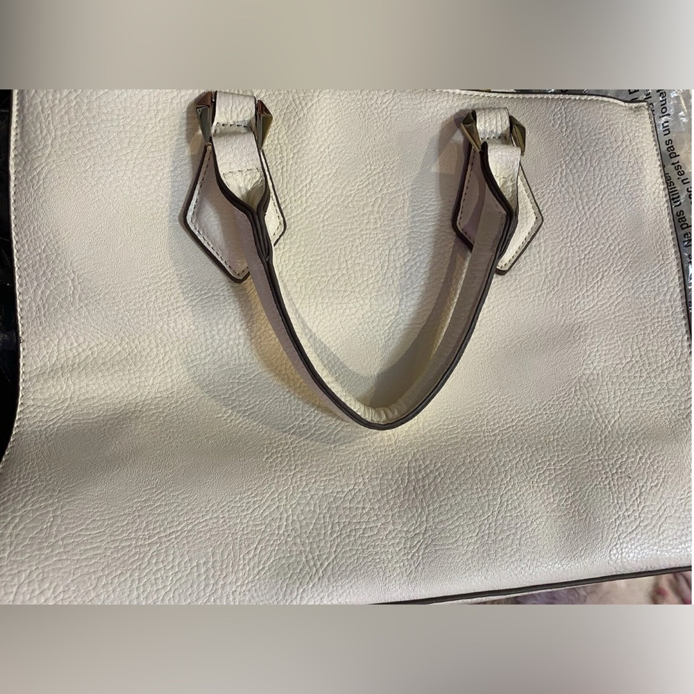 🔥🏷️ Handbag Charming Charlie Faux Leather Purse